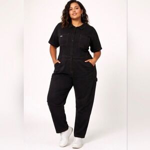 Wildfang THE ESSENTIAL SS COVERALL 1X black utility gorpcore artsy casual